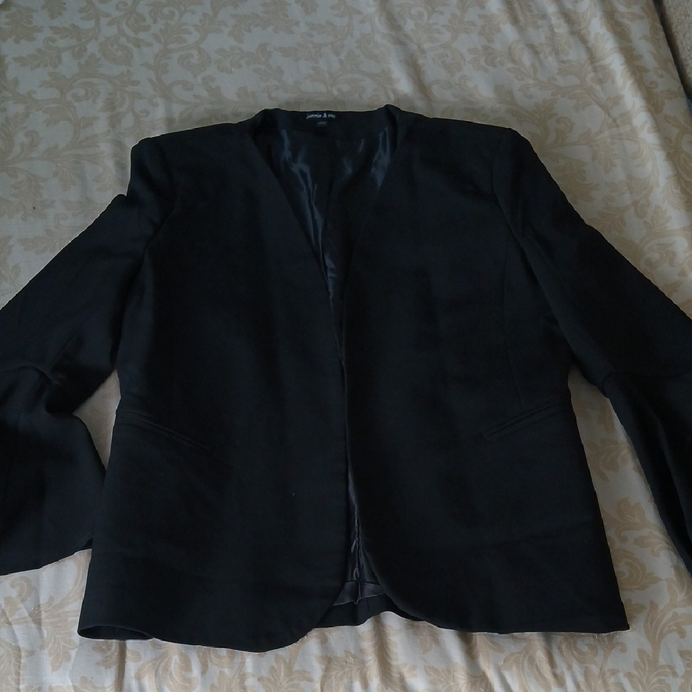 Elegant Black Women's Suit Jacket